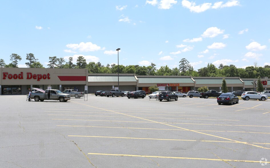 Primary Photo Of 5600 Milgen Rd, Columbus Storefront For Lease