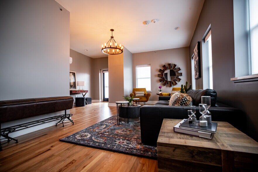 More Photos Of 315 S Trenton Ave, Tulsa Office For Lease