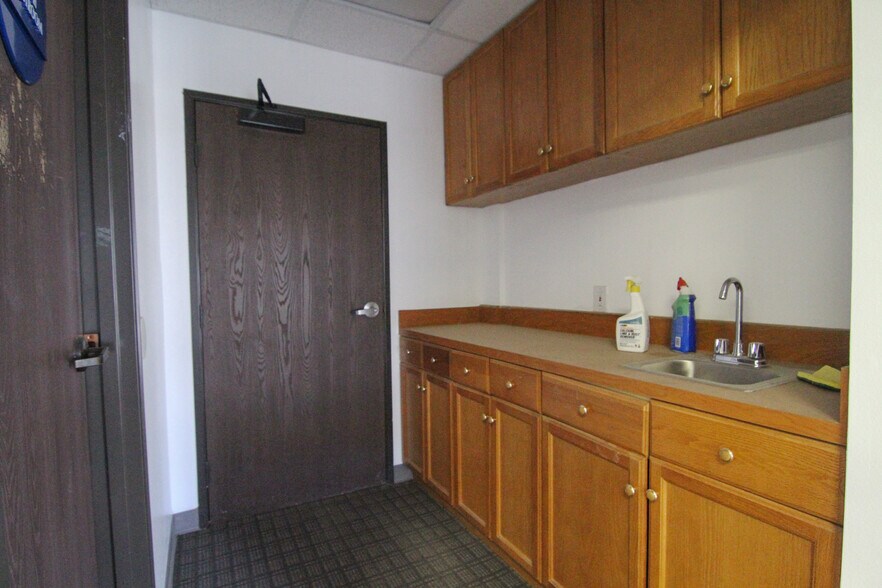 More Photos Of 45440 Trevor Ave, Lancaster Warehouse For Sale