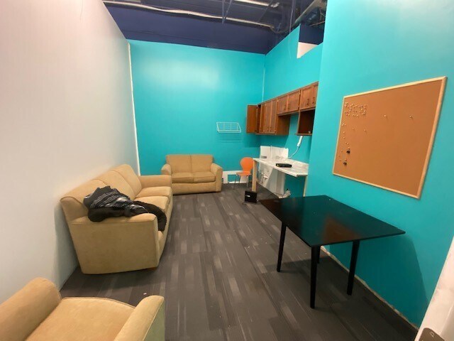 More Photos Of 11175 N Commerce Dr, Champlin Unknown For Lease