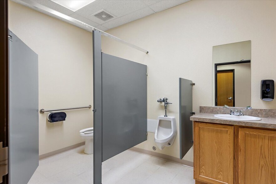 More Photos Of 105 Lehigh Ave, Pueblo Office Residential For Sale