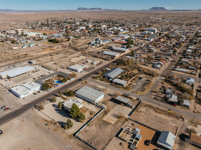 More Photos Of 601 W San Antonio St, Marfa Showroom For Sale
