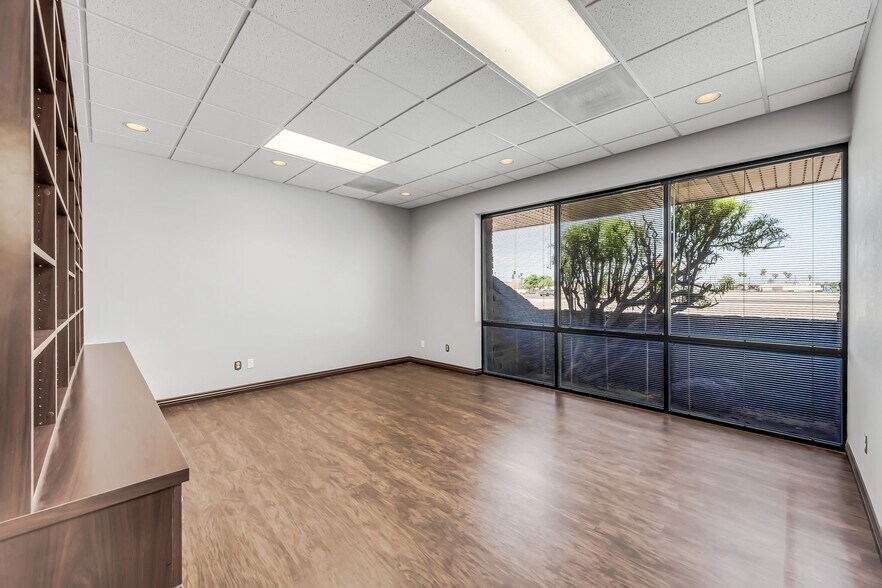 More Photos Of 145 E University Dr, Mesa Office For Lease