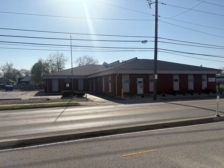 More Photos Of 1415 Shelby St, Indianapolis Office For Sale