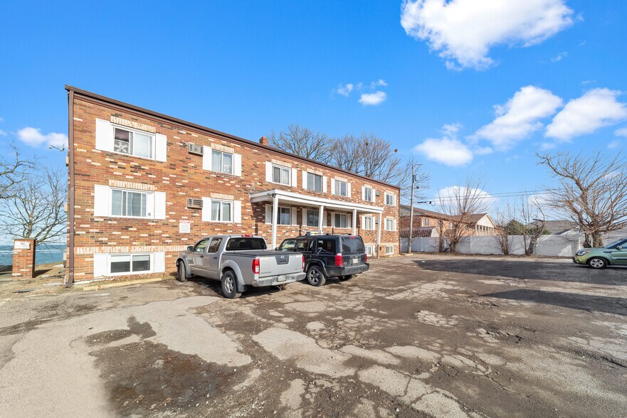 More Photos Of 4004 W Erie Ave, Lorain Apartments For Sale