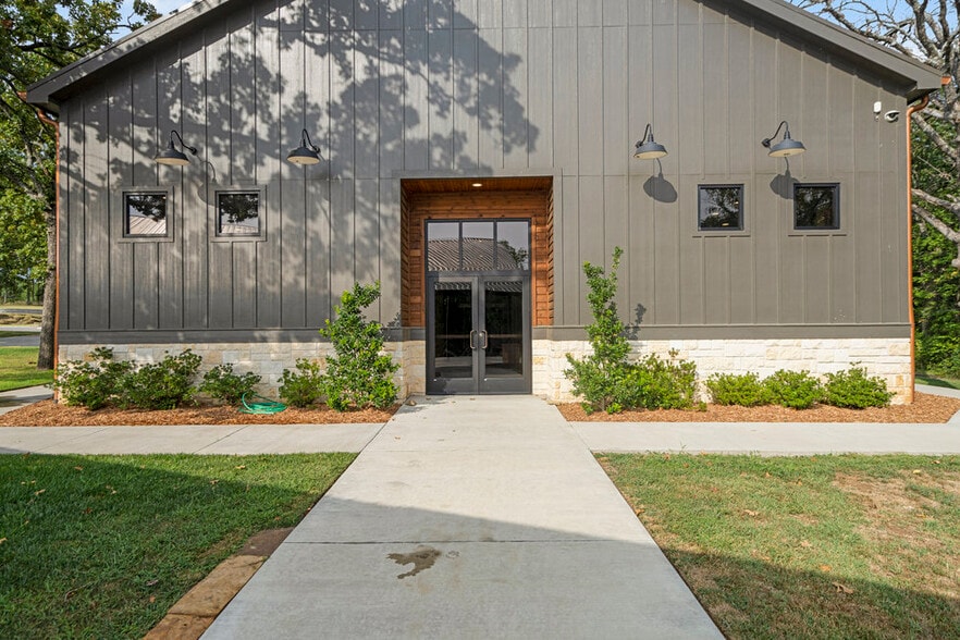 More Photos Of 19501 W 41st St, Sand Springs Specialty For Sale