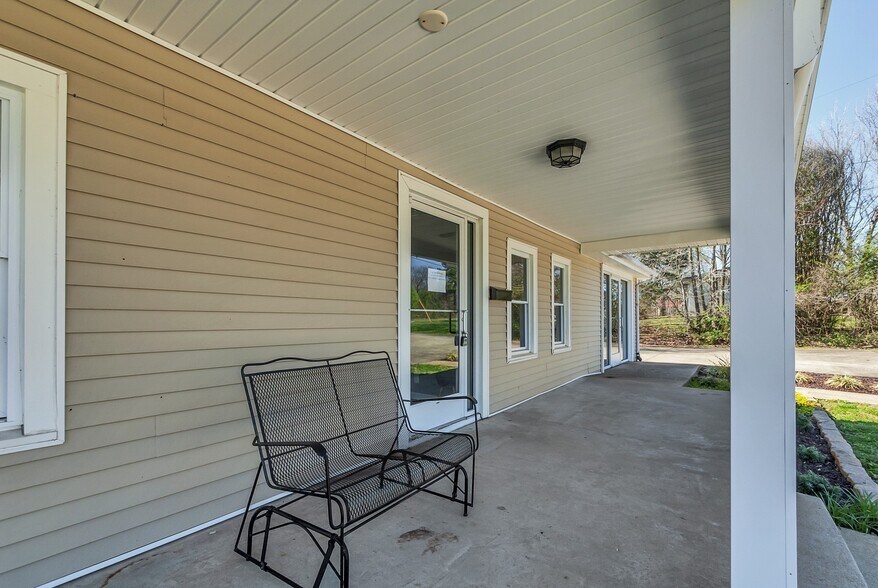 More Photos Of 5652 Highway 100, Lyles General Retail For Sale