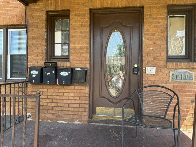 More Photos Of 2010 Auburn Ave, Dayton Apartments For Sale