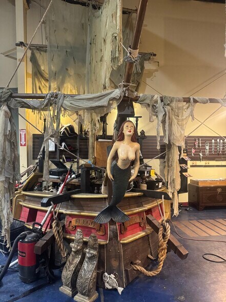 More Photos Of 4006 W Cayuga, Tampa Warehouse For Sale