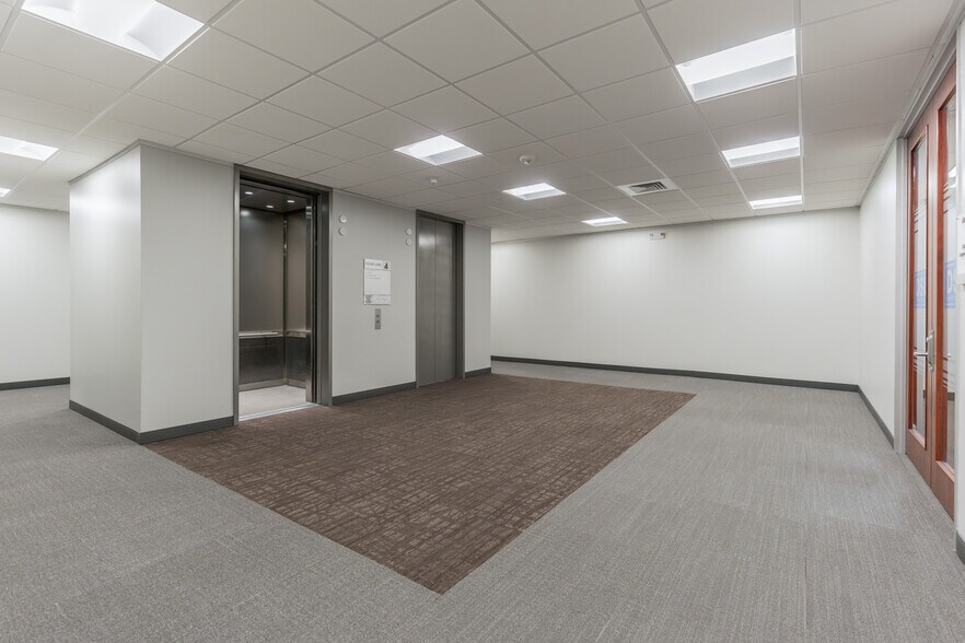 More Photos Of 16420 Park Ten Place Dr, Houston Office Residential For Lease