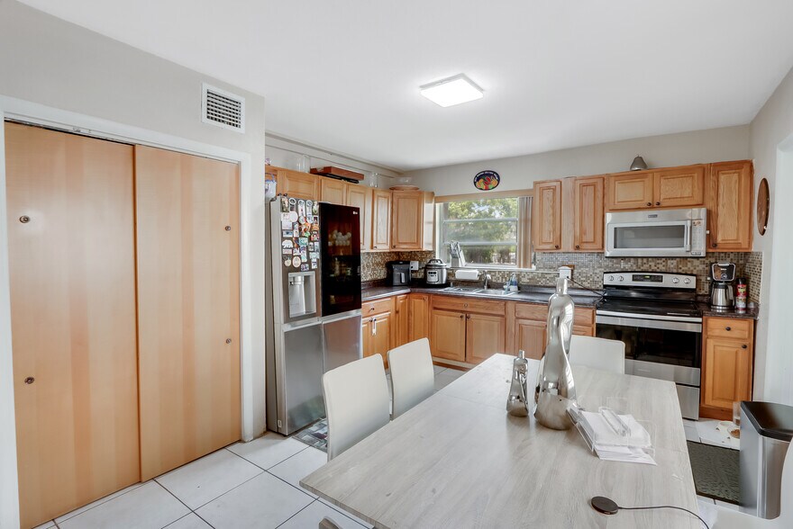 More Photos Of 2120 Sw 5th St, Miami Apartments For Sale