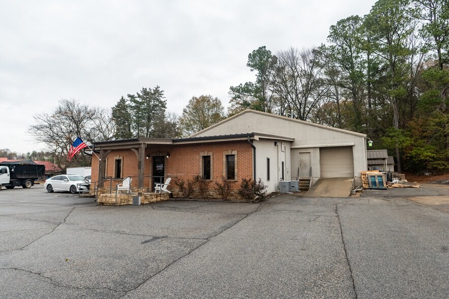 More Photos Of 606 S Tennessee St, Cartersville Flex For Lease