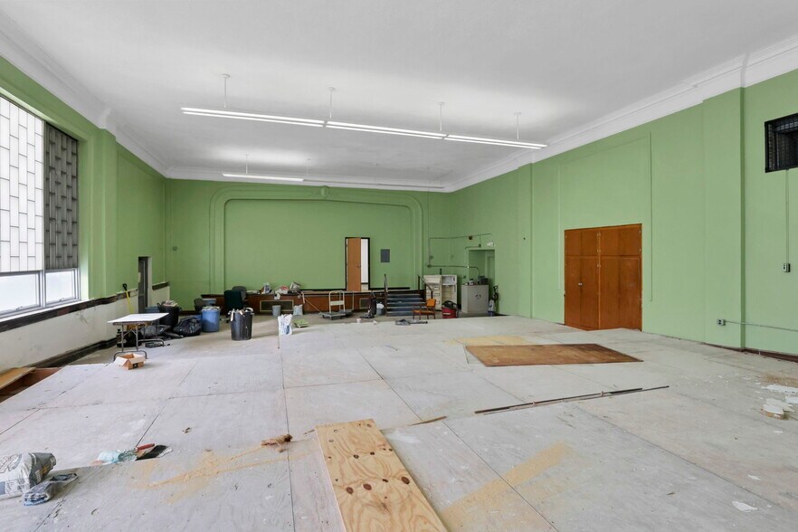 More Photos Of 300 E Auburn Ave, Springfield Office For Sale