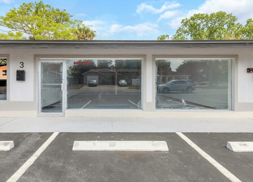 More Photos Of 6219 Massachusetts Ave, New Port Richey Freestanding For Lease