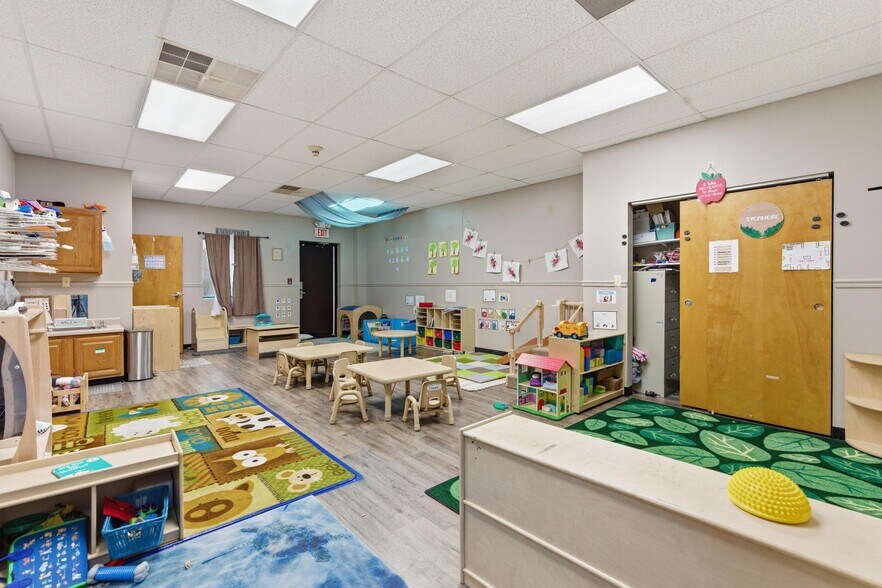 More Photos Of 1600 Alex Dr, Wilmington Daycare Center For Sale