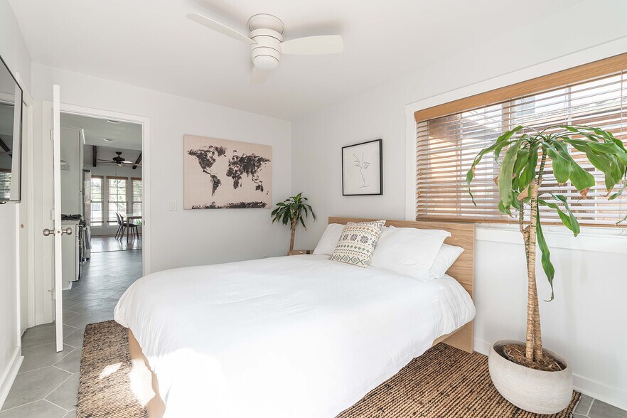 More Photos Of 4851-4855 Narragansett Ave, San Diego Apartments For Sale