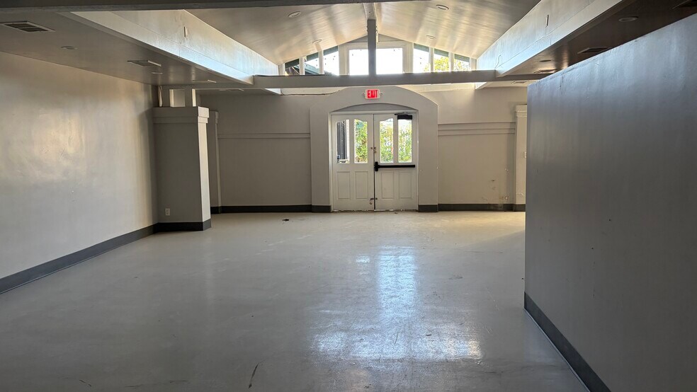 More Photos Of 150-154 Grand Ave, Escondido Restaurant For Lease