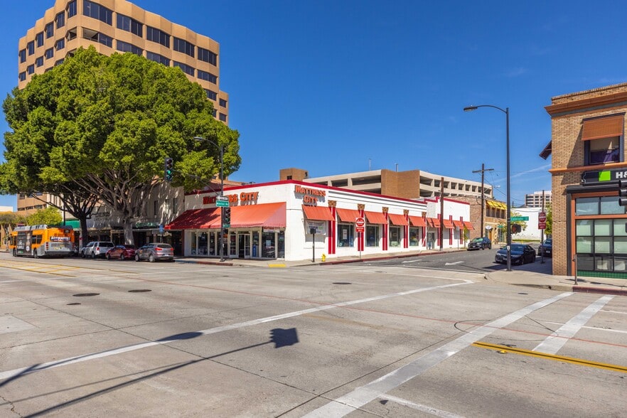 More Photos Of 937 E Colorado Blvd, Pasadena Storefront Retail Office For Lease