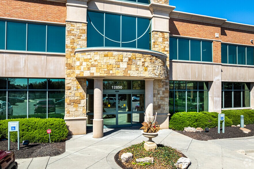 More Photos Of 12850 Metcalf Ave, Overland Park Medical For Lease