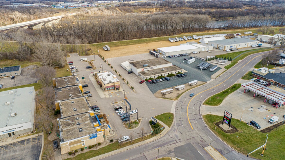 More Photos Of 101 W Lind St, Mankato Fast Food For Sale