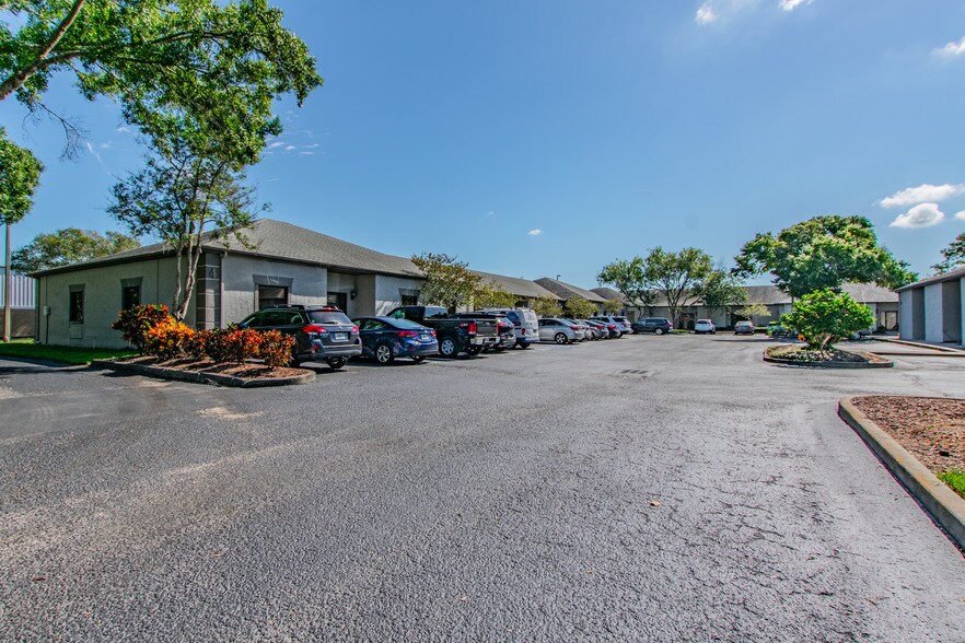 More Photos Of 13555 Automobile Blvd, Clearwater Medical For Lease