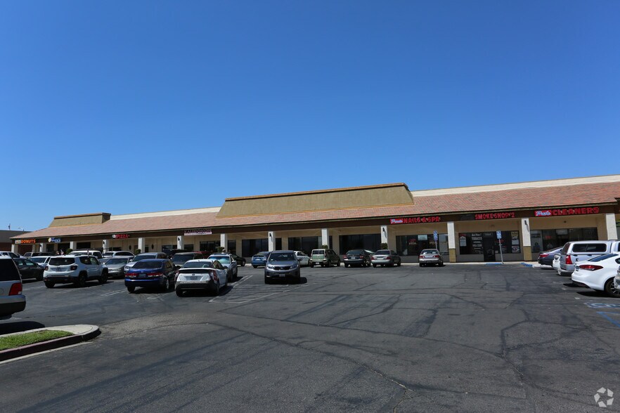 More Photos Of 17320-17398 Main St, Hesperia Unknown For Lease