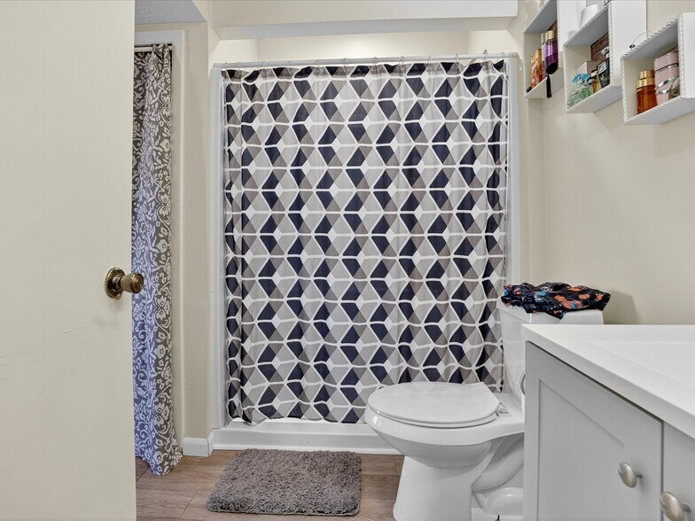 More Photos Of 219 Magnolia Ave, Daytona Beach Storefront Retail Residential For Sale