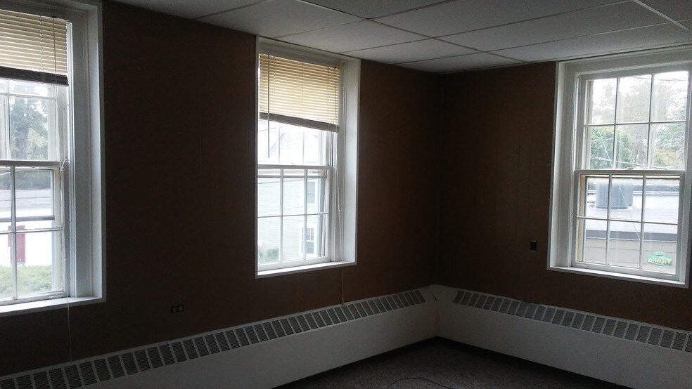 More Photos Of 12 Main St, Essex Office For Lease