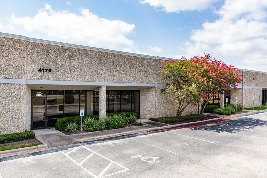 More Photos Of 2157-2191 Woodward St, Austin Unknown For Lease