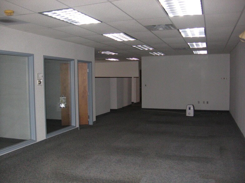 More Photos Of 4209-4221 Pearl Rd, Cleveland General Retail For Lease