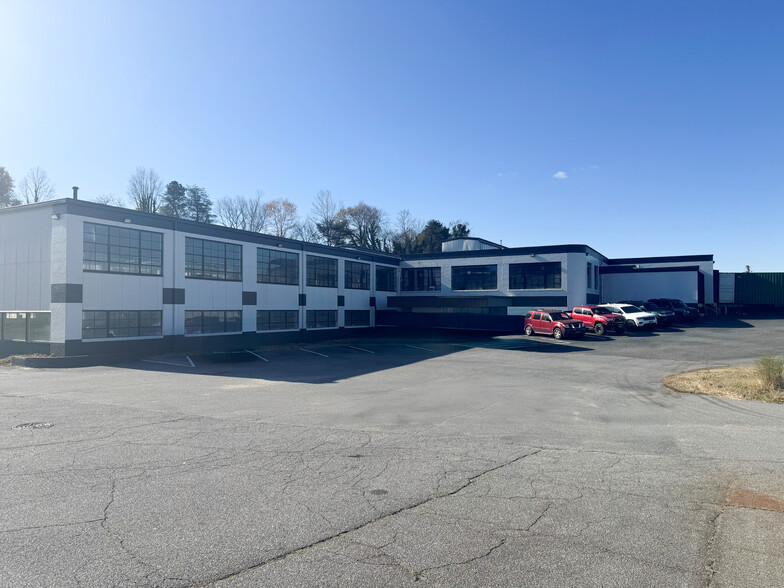 Primary Photo Of 585 11th St NW, Hickory Manufacturing For Sale