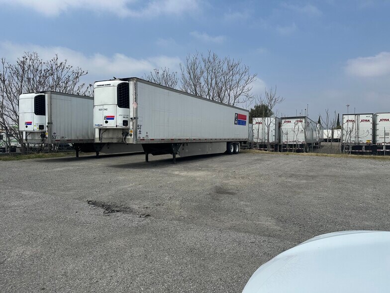 More Photos Of 15176 Whittram Ave, Fontana Service For Lease