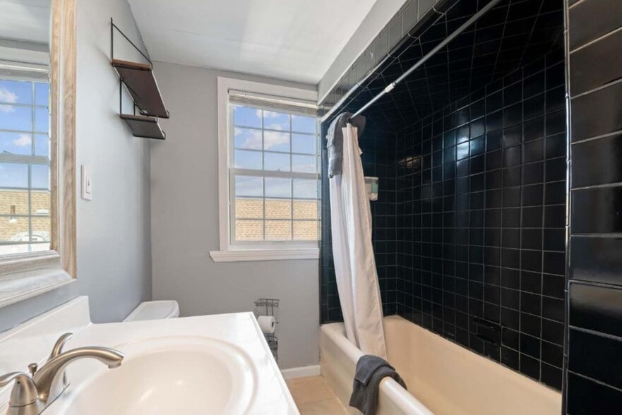 More Photos Of 112 S Raleigh Ave, Atlantic City Apartments For Sale