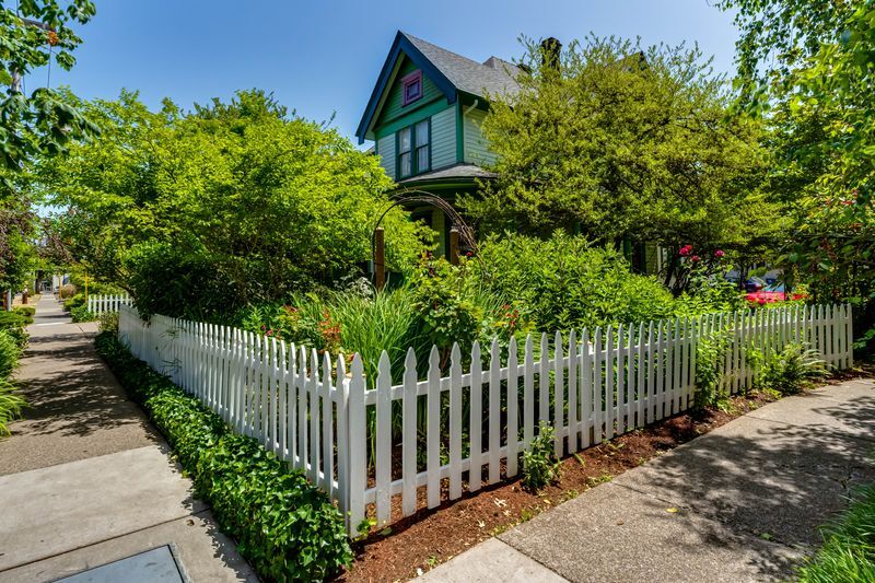 More Photos Of 412 E 13th Ave, Eugene Freestanding For Sale