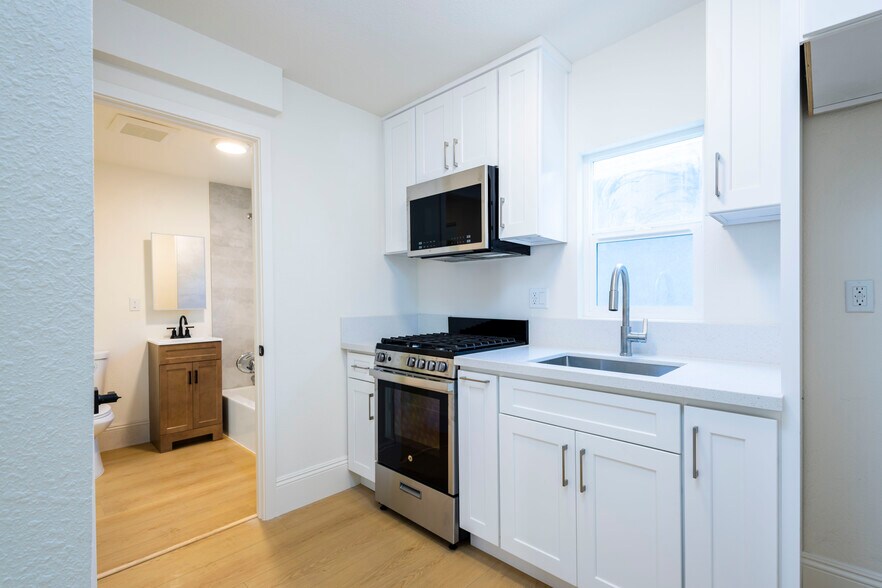 More Photos Of 914 E Martin Luther King Jr Blvd, Los Angeles Apartments For Sale