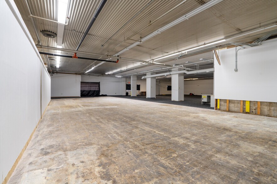 More Photos Of 21 1/2 W Main St, South Vienna Post Office For Sale