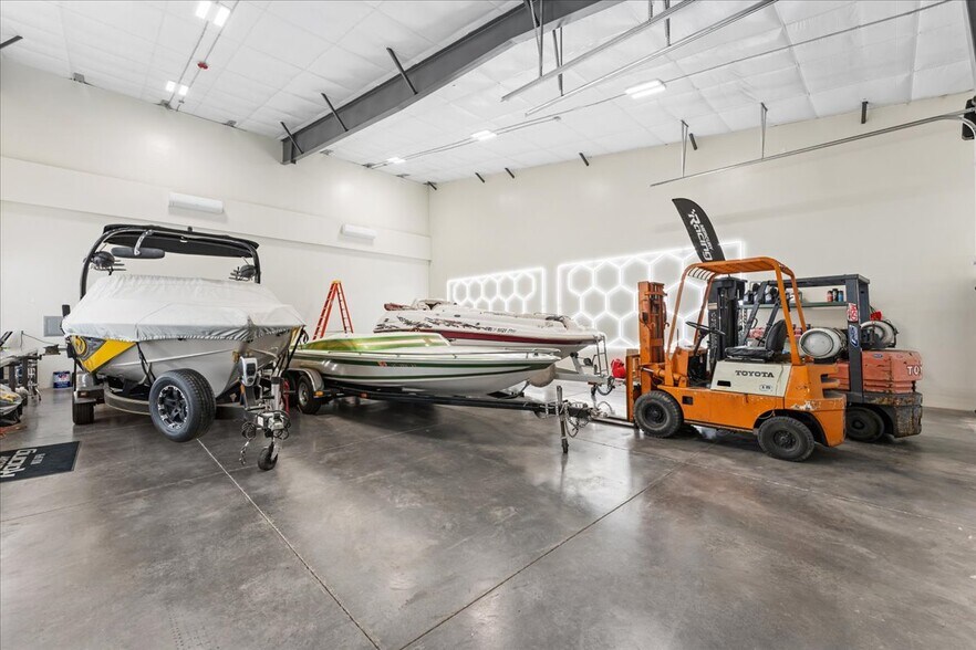 More Photos Of 3388 London Bridge rd, Lake Havasu City Industrial For Sale