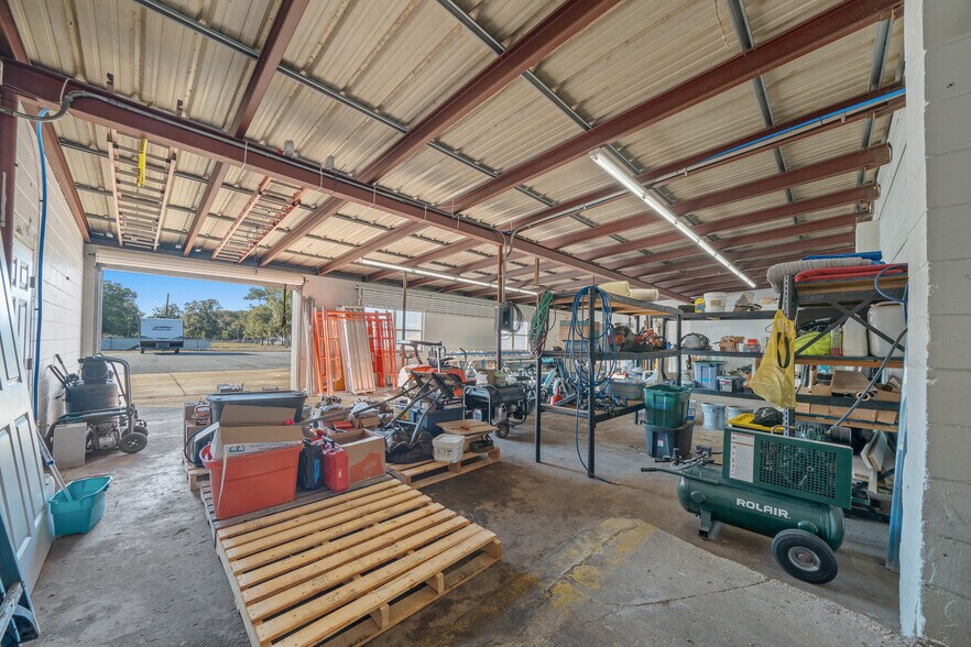 More Photos Of 943 NW 17th Ave, Ocala Warehouse For Sale