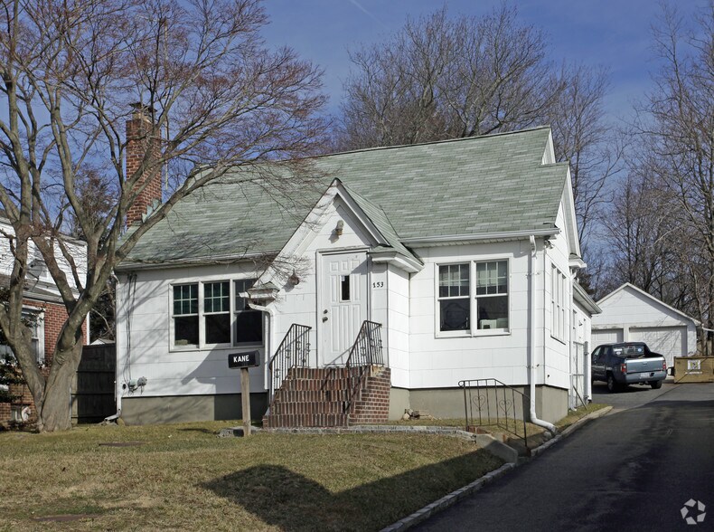 More Photos Of 153 Main St, Kings Park Office For Sale