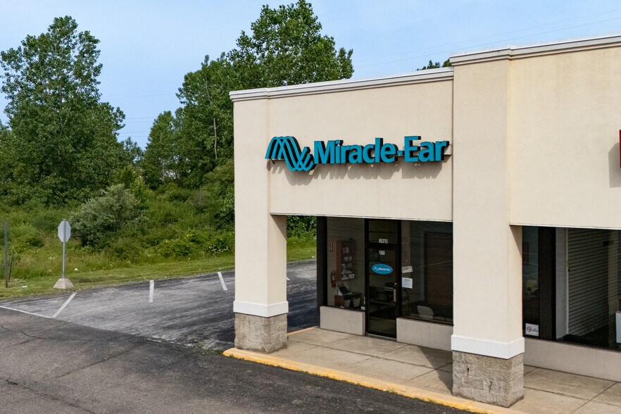 More Photos Of 1950 Pipestone Rd, Benton Harbor Unknown For Lease