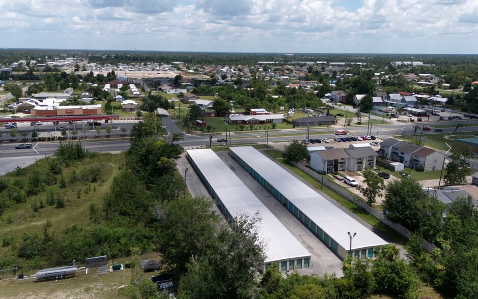 More Photos Of 2726 E 15th St, Panama City Self Storage For Sale