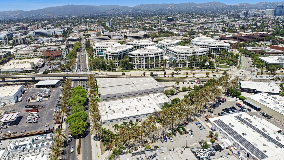 More Photos Of 1723 Cloverfield Blvd, Santa Monica Warehouse For Lease