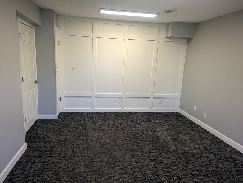 Primary Photo Of 545 Sherman St, Emporia Office For Lease