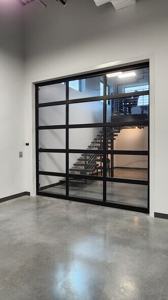 More Photos Of 4229 N FM 620 Hwy, Austin Showroom For Sale