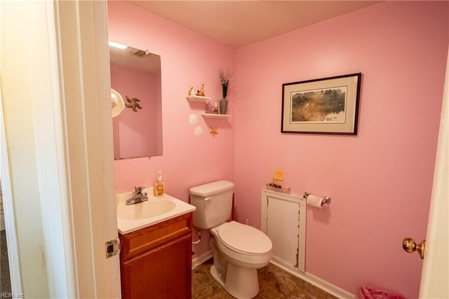 More Photos Of 7002 George Washington Memoria Hwy, Gloucester Office For Sale