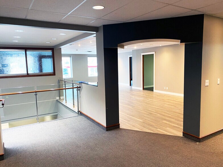 More Photos Of 9943 109th St, Edmonton Office For Sale