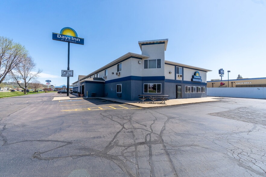 More Photos Of 3000 Singing Hills Blvd, Sioux City Hotel For Sale