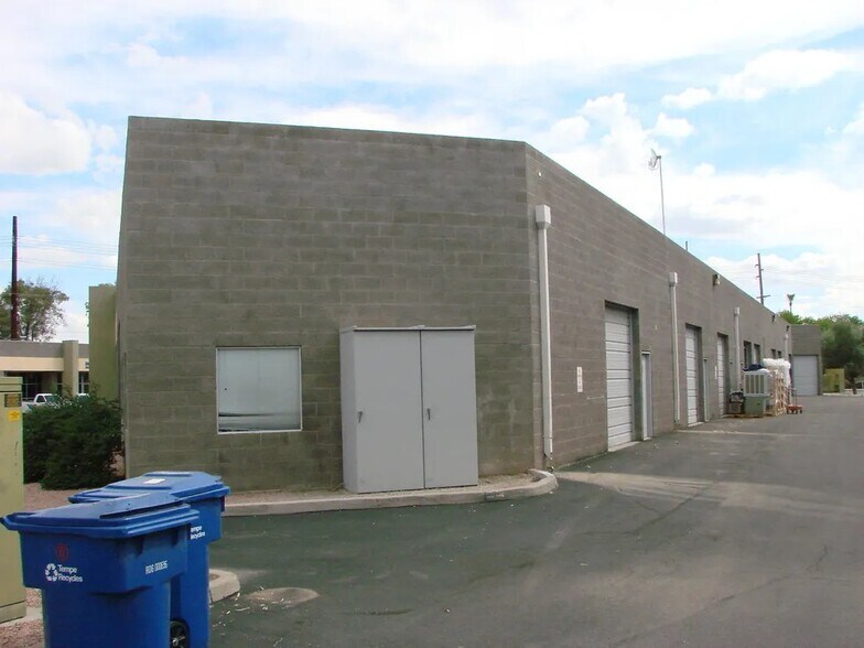 More Photos Of 2010 E University Dr, Tempe Warehouse For Lease