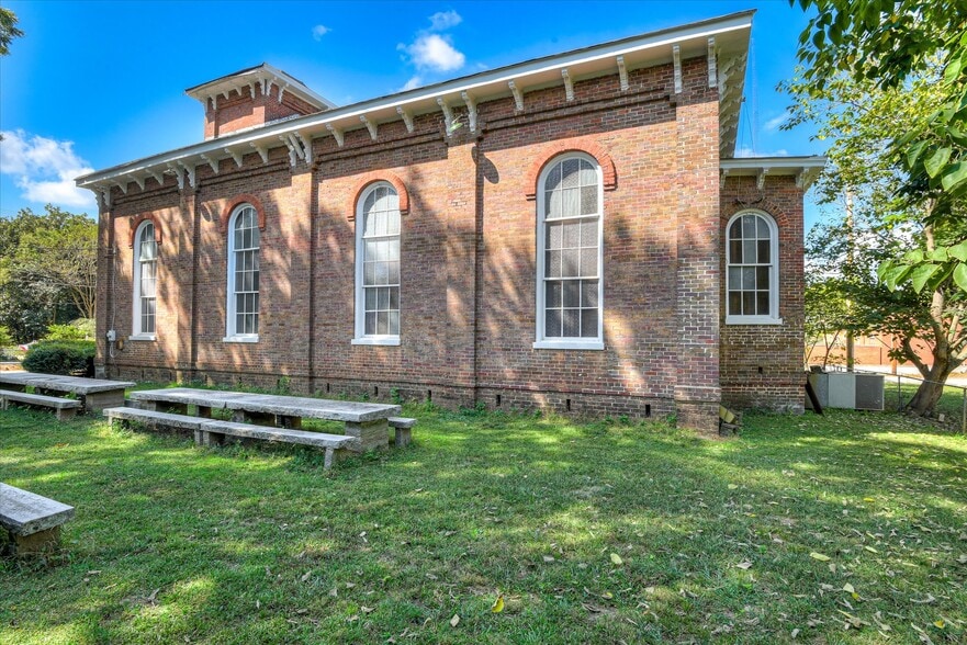 More Photos Of 205 E Liberty St, Washington Religious Facility For Sale