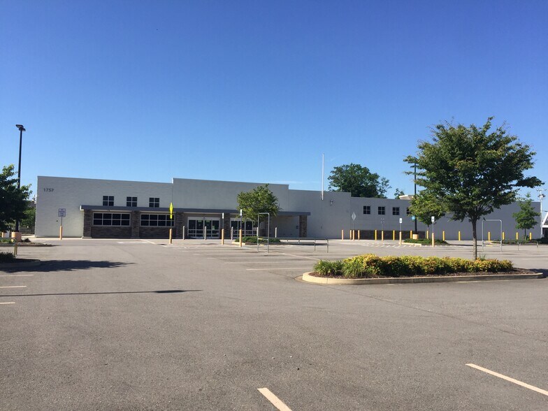 More Photos Of 1757 W Andrew Johnson Hwy, Morristown General Retail For Lease